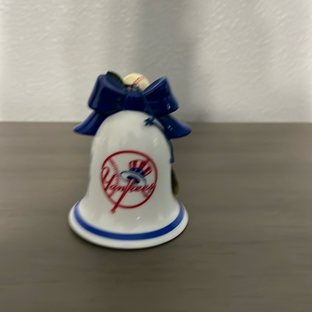New York Yankees 2004 Bell Christmas Ornament
